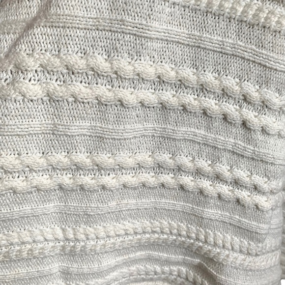 CAbi winter white poncho #4418 - Picture 3 of 8